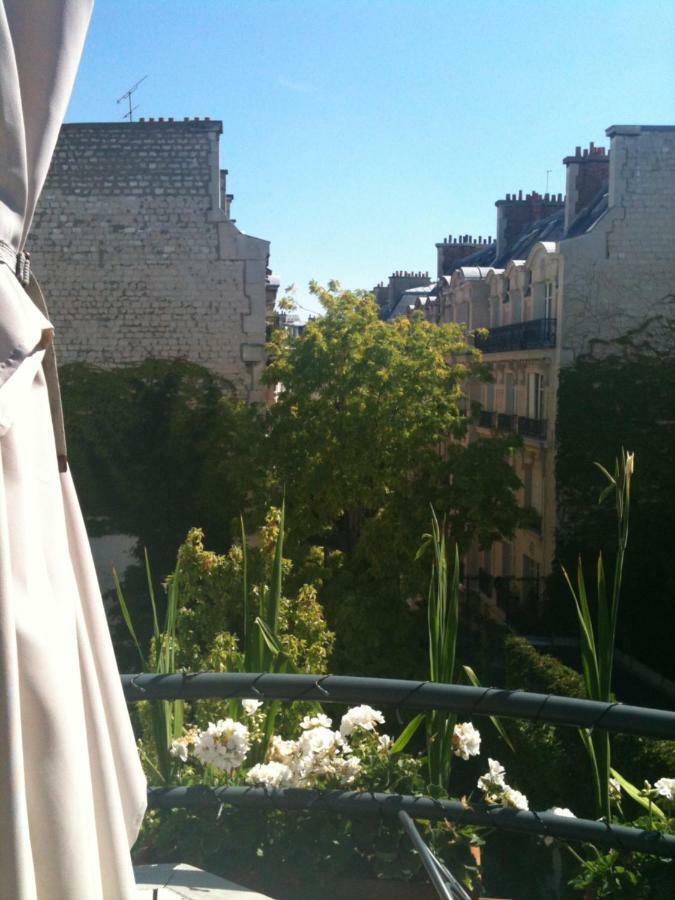 52 Clichy Bed & Breakfast - Chambre D'Hotes Париж Экстерьер фото